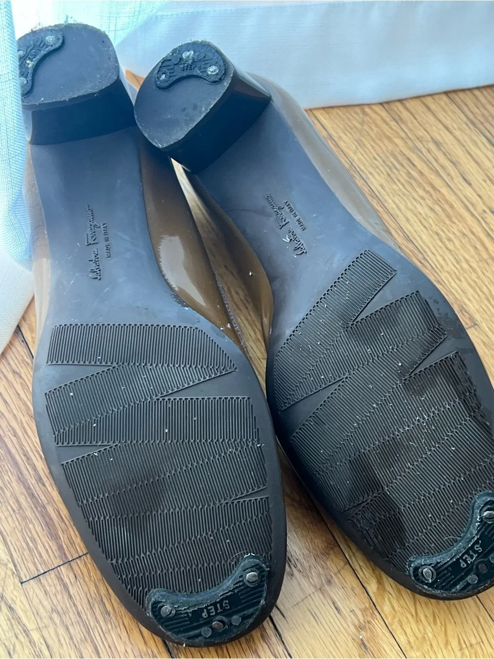 Vintage Ferragamo Brown Patent Leather Block Heel Pumps